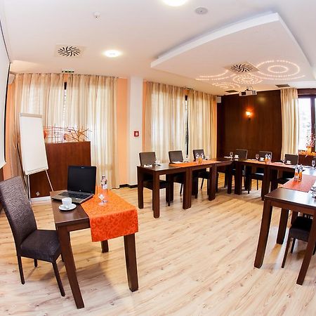 Hotel Impozant Valča Εξωτερικό φωτογραφία