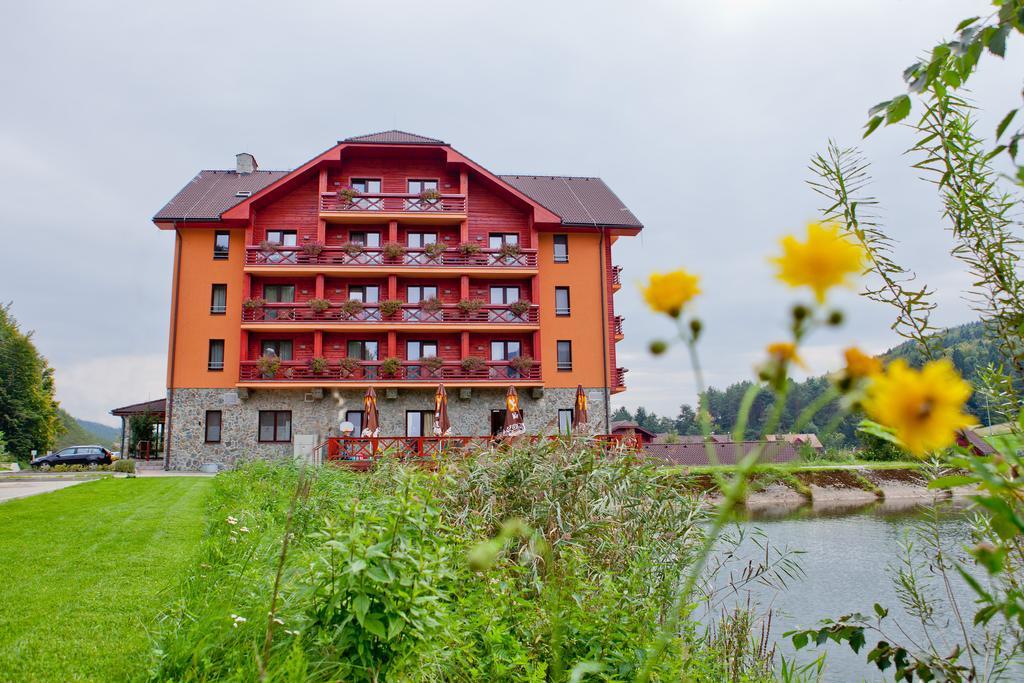 Hotel Impozant Valča Εξωτερικό φωτογραφία