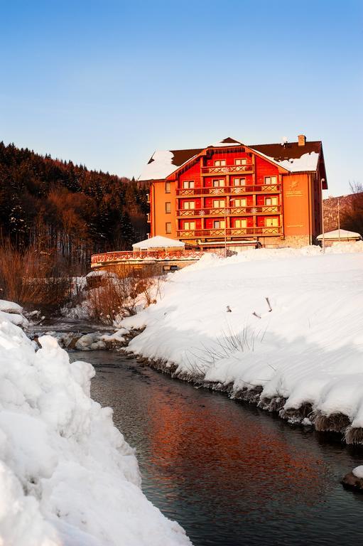 Hotel Impozant Valča Εξωτερικό φωτογραφία