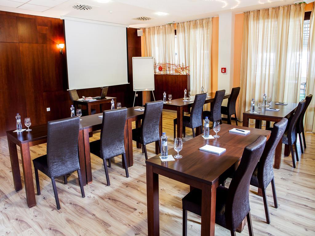 Hotel Impozant Valča Εξωτερικό φωτογραφία
