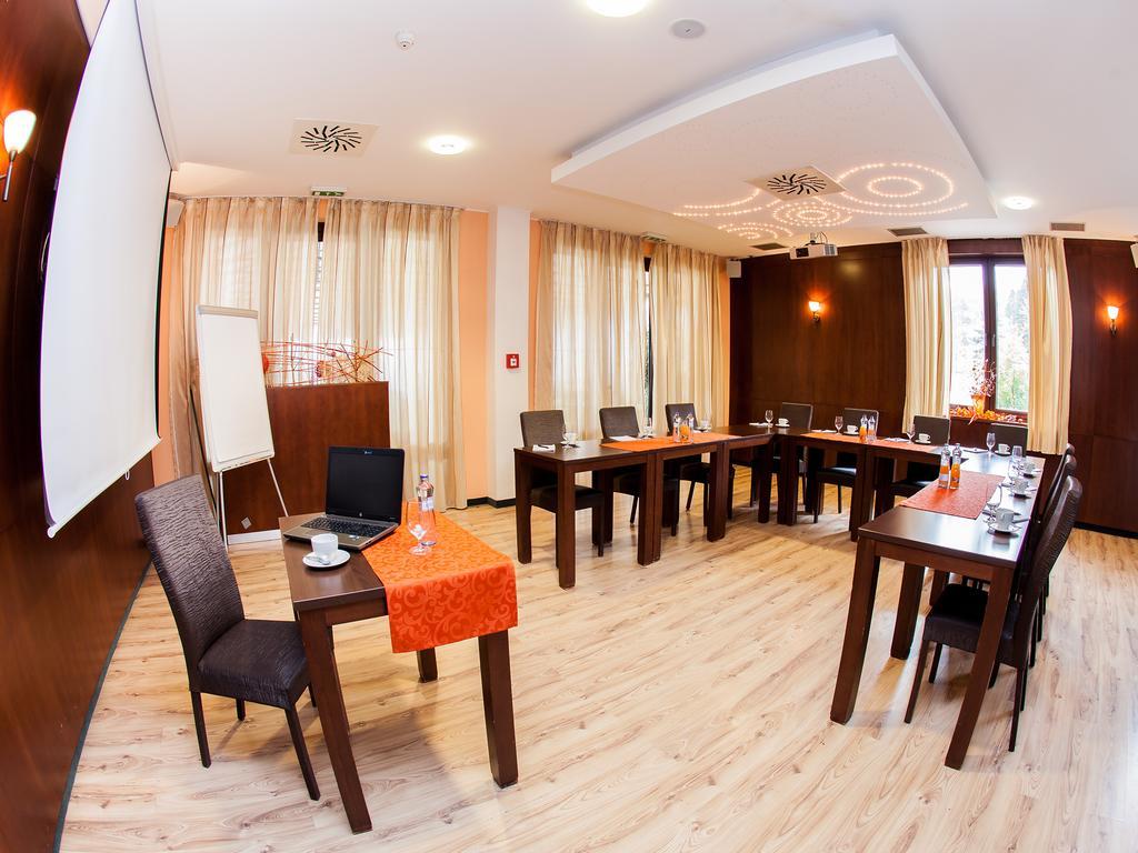 Hotel Impozant Valča Εξωτερικό φωτογραφία