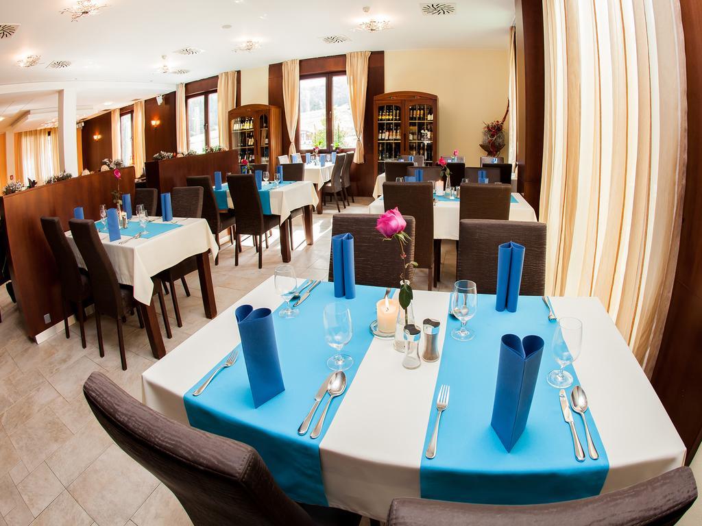 Hotel Impozant Valča Εξωτερικό φωτογραφία