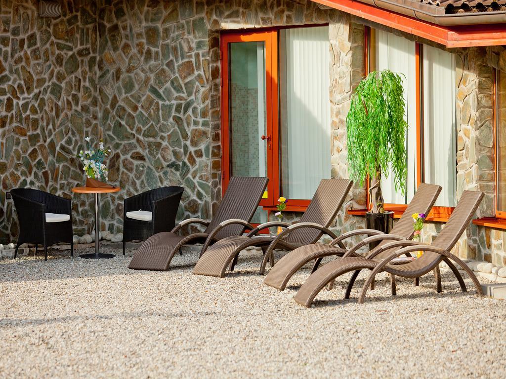 Hotel Impozant Valča Εξωτερικό φωτογραφία