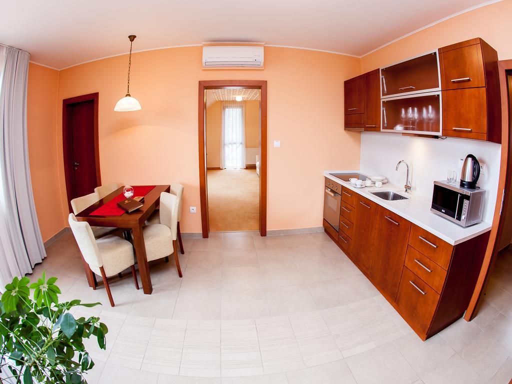 Hotel Impozant Valča Εξωτερικό φωτογραφία