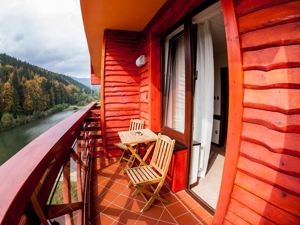 Hotel Impozant Valča Εξωτερικό φωτογραφία